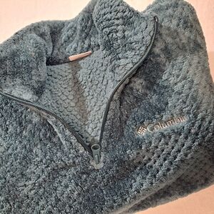 Columbia Woman's Green Fleece Pullover